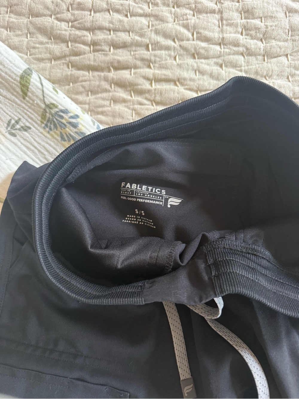 Fabletics Scrub Set - Picture 3 of 4